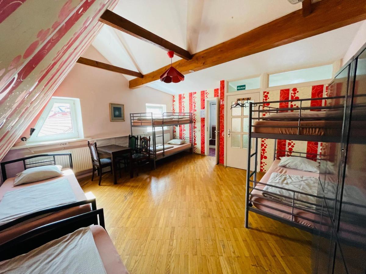 Mikalo House Hostel Vilnius Ngoại thất bức ảnh